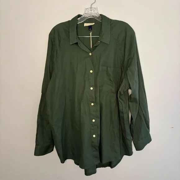 Universal Thread NWT Women’s Dark Green Oversized Button Down Long Sleeve Shirt - Picture 1 of 15